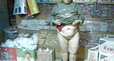 sex gái xinh thu dâm Người phụ nữ béo phục vụ giao hợp lồn gái xinh của ông chủ.